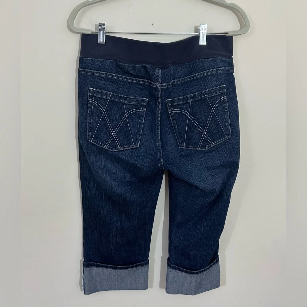 American Star Maternity sz med jean Capri with rolled up bottoms